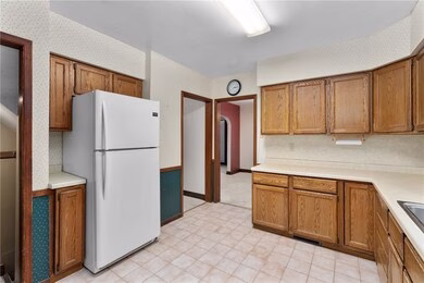 1402-main-st-e-menomonie-wi-20