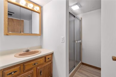 1402-main-st-e-menomonie-wi-32
