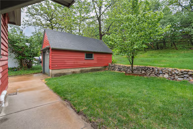 1402-main-st-e-menomonie-wi-buildingphoto-4