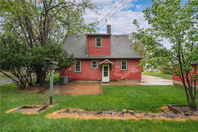 1402-main-st-e-menomonie-wi-buildingphoto-6