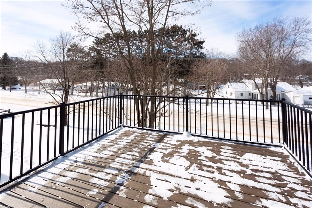 912-17th-st-se-menomonie-wi-11
