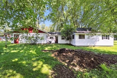 260-pershing-ave-clear-lake-wi-32