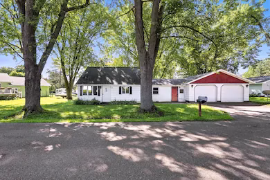 260-pershing-ave-clear-lake-wi-buildingphoto-2