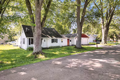 260-pershing-ave-clear-lake-wi-buildingphoto-3