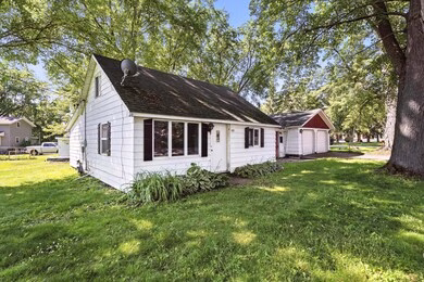 260-pershing-ave-clear-lake-wi-buildingphoto-5